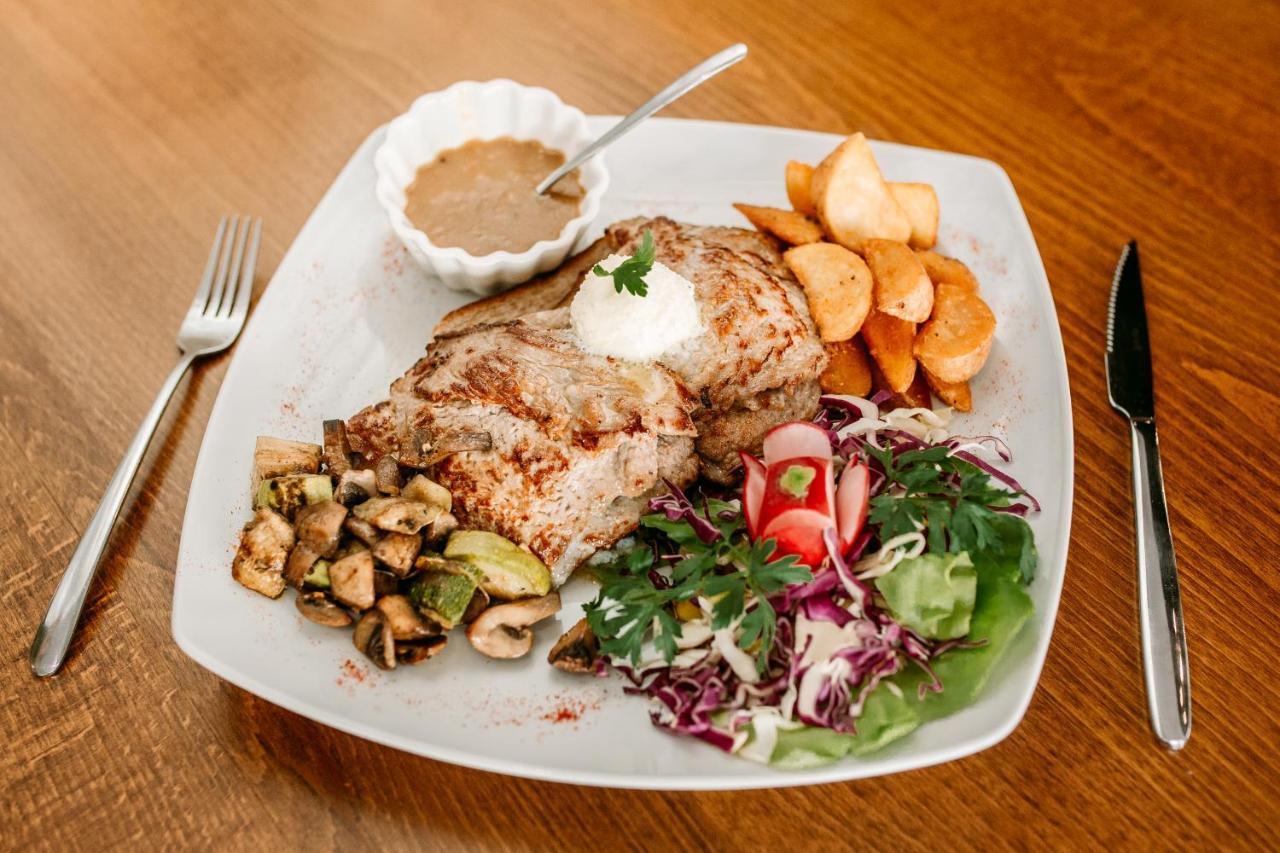 Restoran Sa Prenocistem Gornjak Krepoljin Buitenkant foto