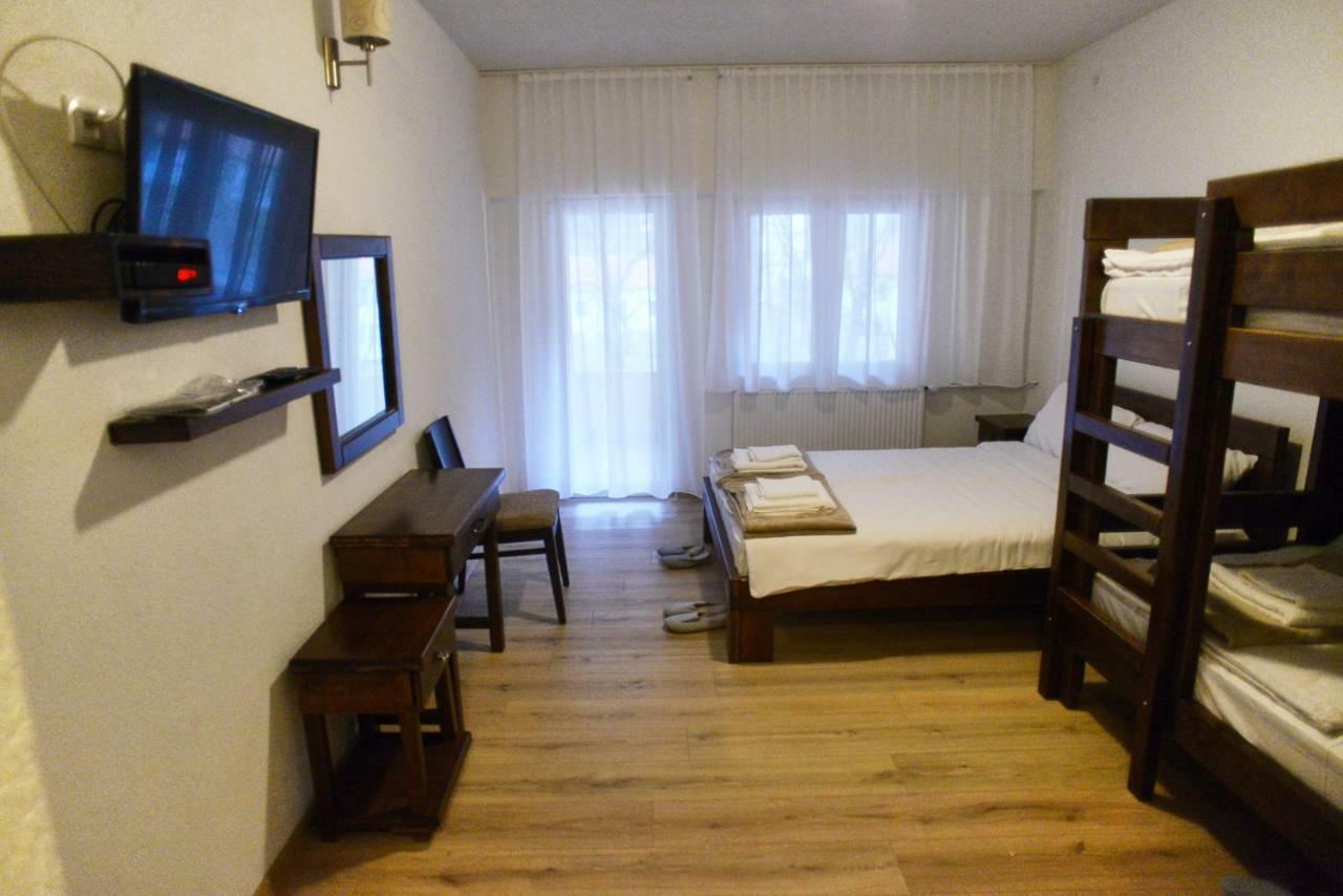 Restoran Sa Prenocistem Gornjak Krepoljin Buitenkant foto